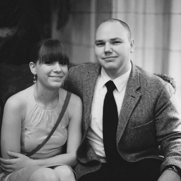 Meet your Posher's Olive & Willow! - Picture 2 of 4